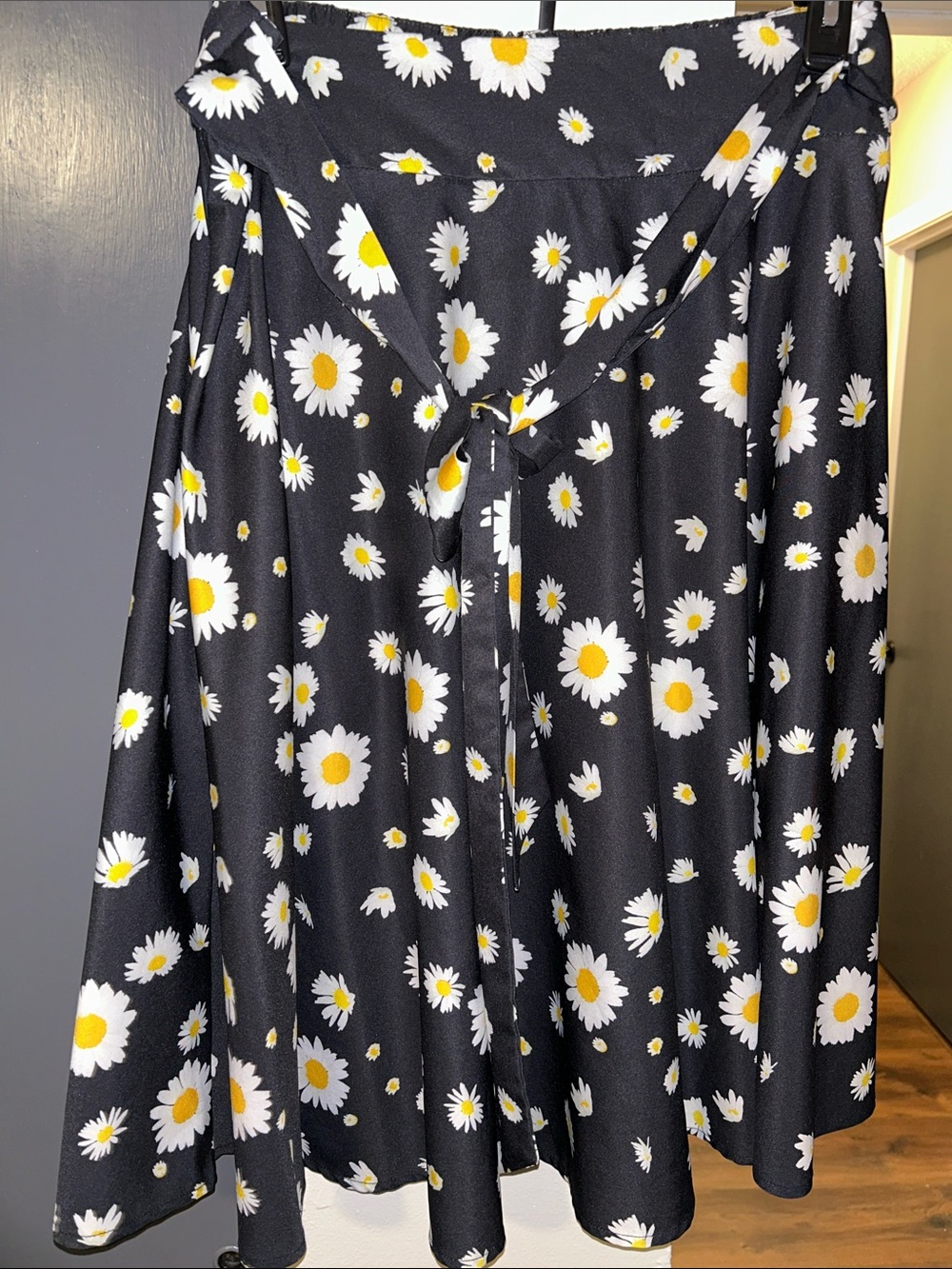 Black Daisy-Print Midi Skirt with Tie Waist